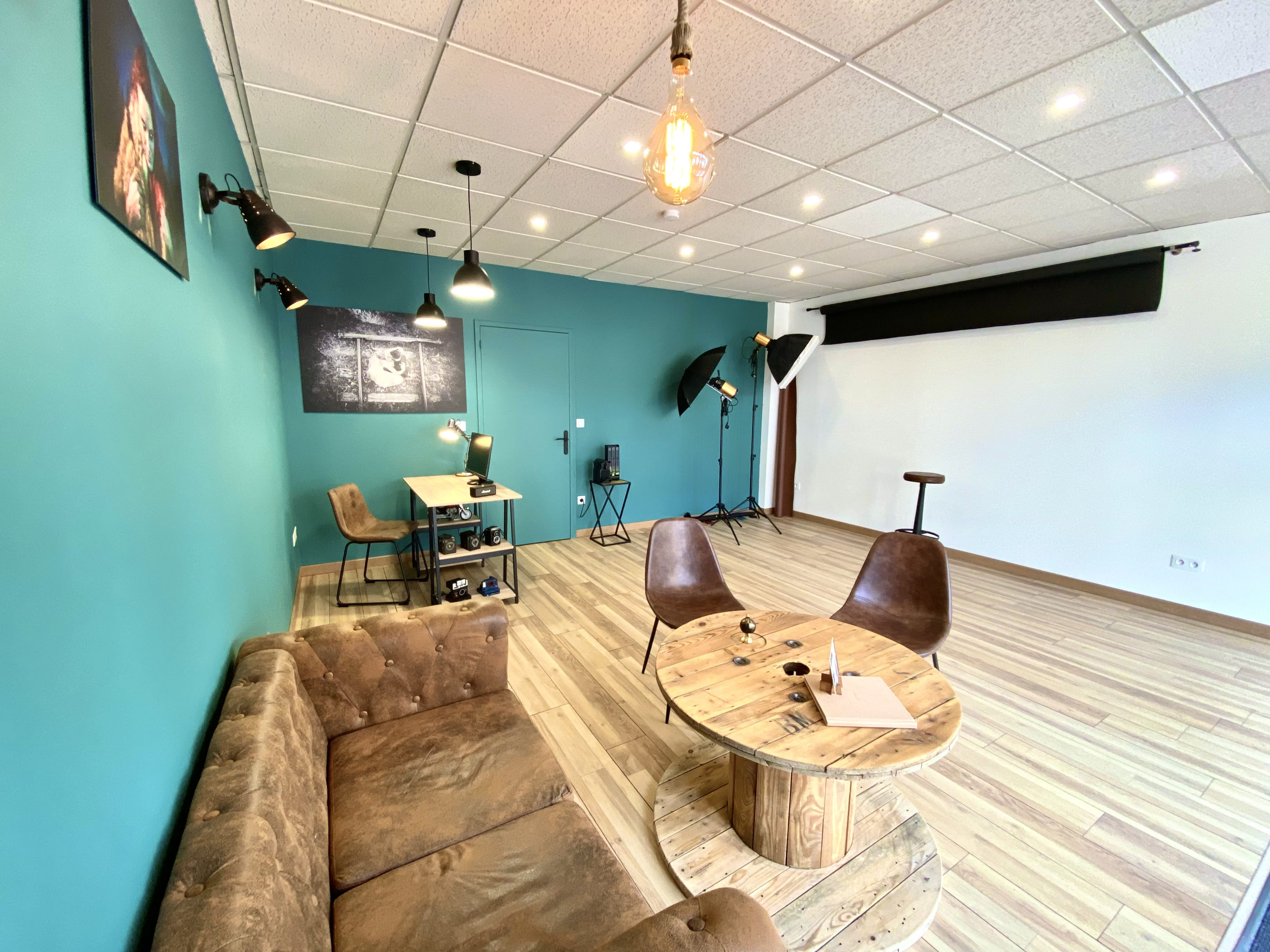 Le studio studio photo situé a bourg en bresse romain bebon photographe